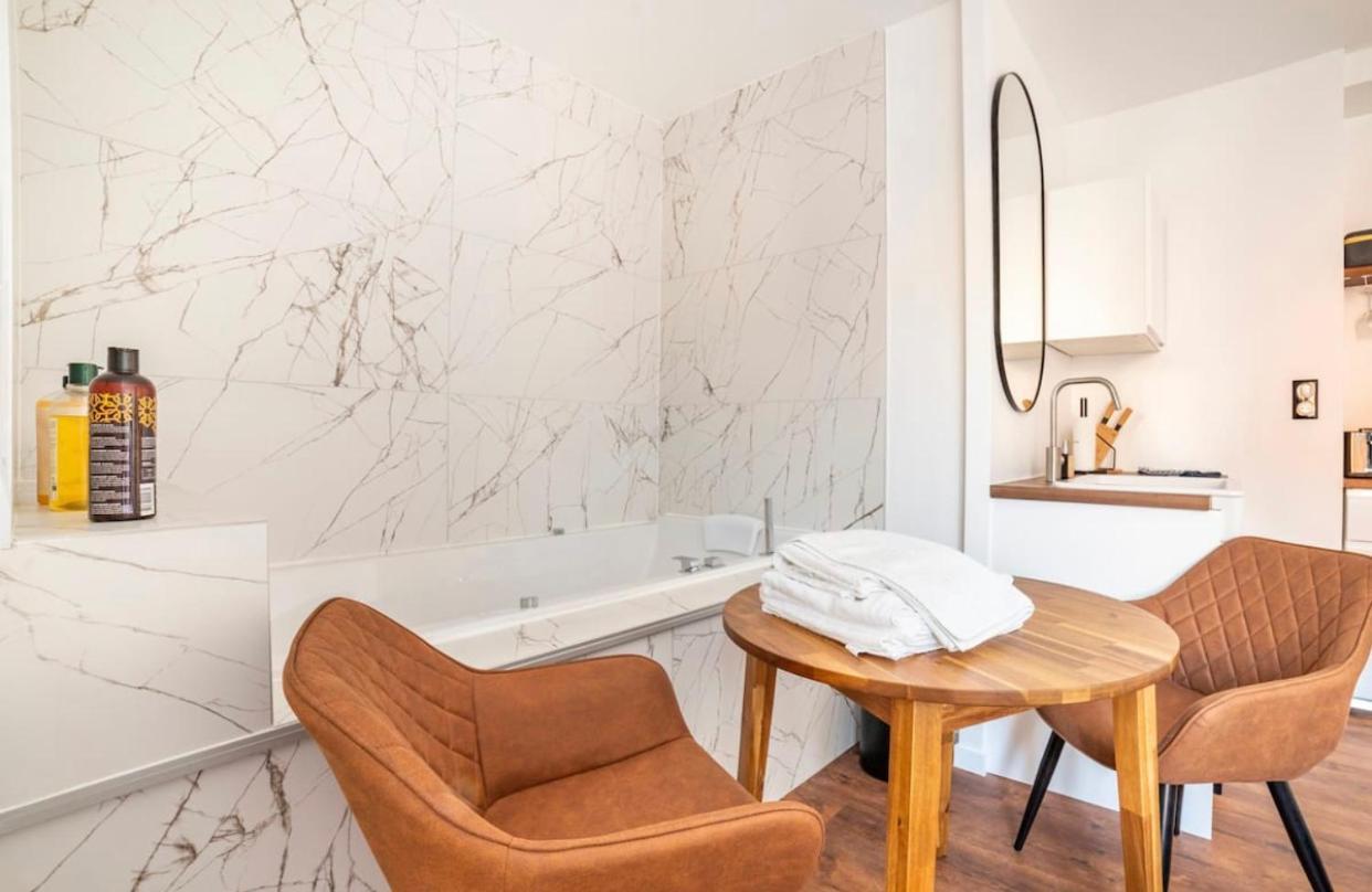 Parenthese Roanne Pierre Depierre Apartment ภายนอก รูปภาพ