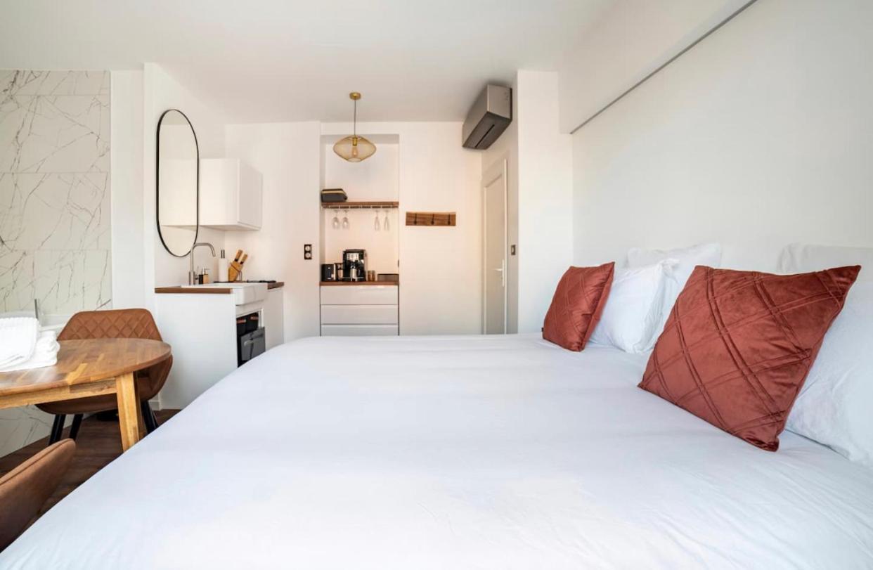 Parenthese Roanne Pierre Depierre Apartment ภายนอก รูปภาพ